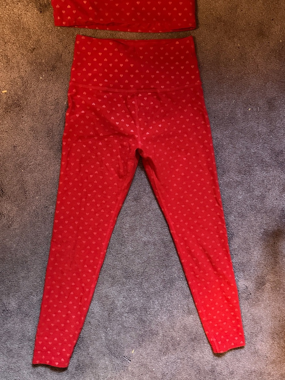 Beyond Yoga Crop Tank & Legging Set Valentine’s Day - Picture 3 of 4